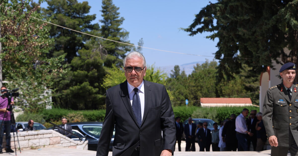 Ένταλμα σύλληψης σε βάρος του Δημήτρη Αβραμοπουλου στο πλαίσιο της έρευνας για το Qatargate