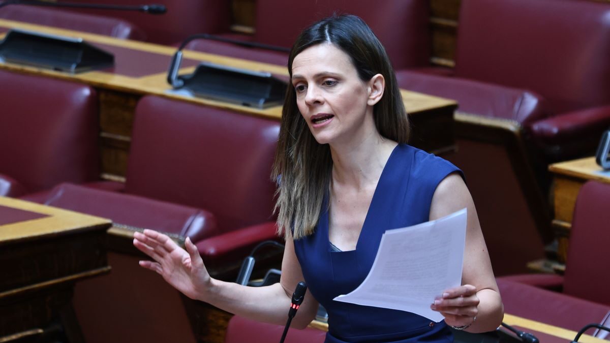 Η Έφη Αχτσιόγλου