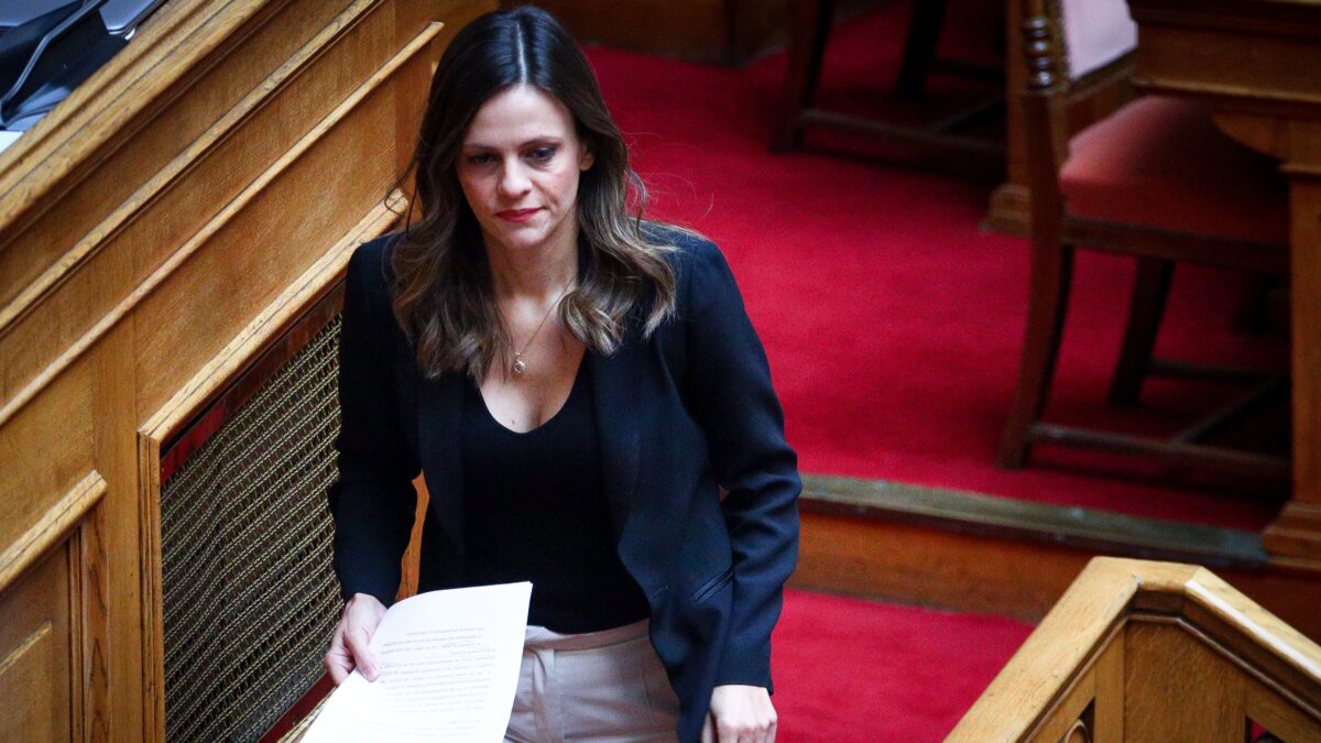Η Έφη Αχτσιόγλου