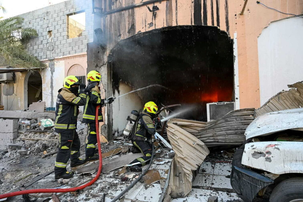 Το Ιράν απειλεί με ολική καταστροφή μετά τις νέες επιθέσεις 