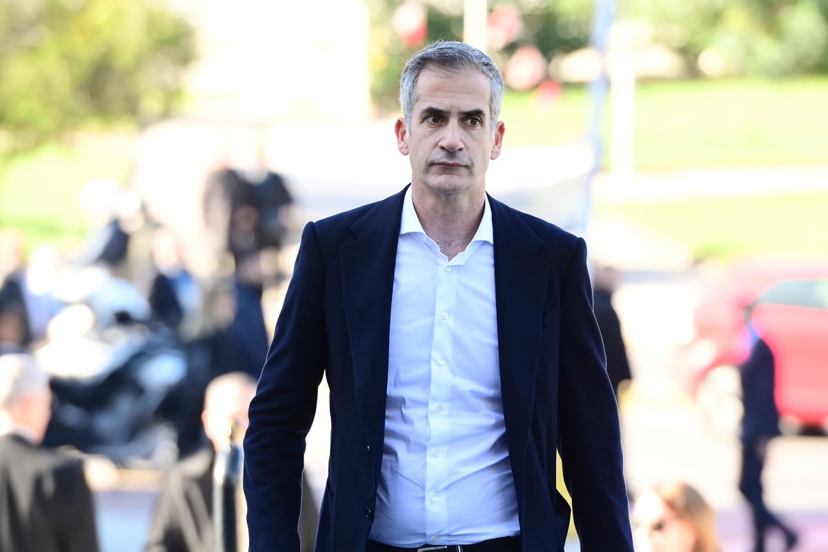 Κώστας Μπακογιάννης κατά Χάρη Δούκα: Με το δάνειο των 75 εκα