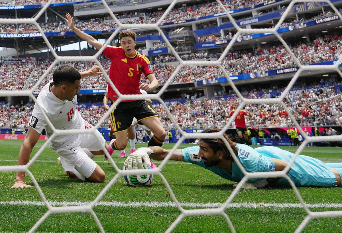 Βέλγιο Ιράν 0-0: Εντυπωσιακή επέμβαση του Μπεϊρανβάντ στο σουτ του Ντε Κάιπερ