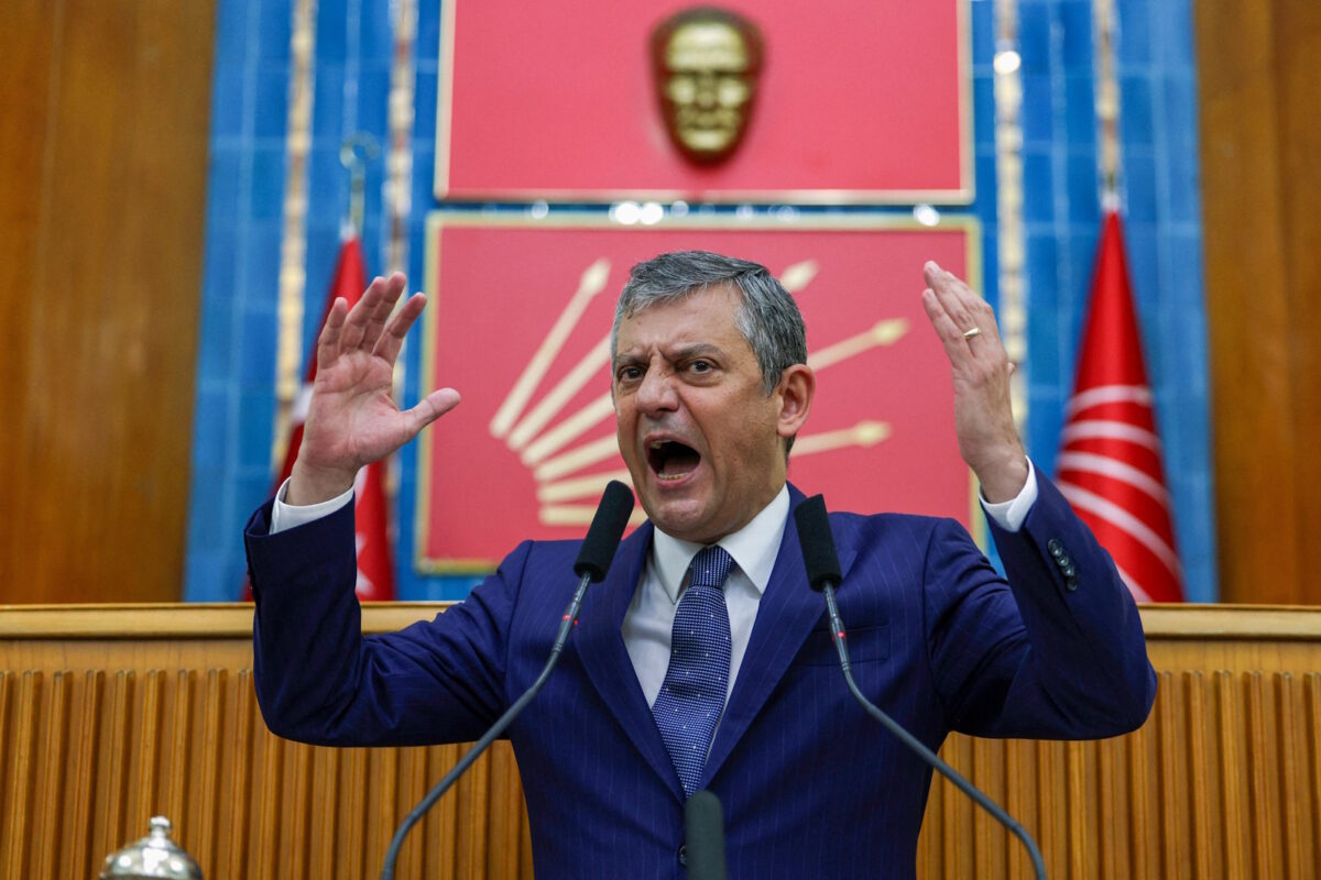 Ο Οζγκιούρ Οζέλ