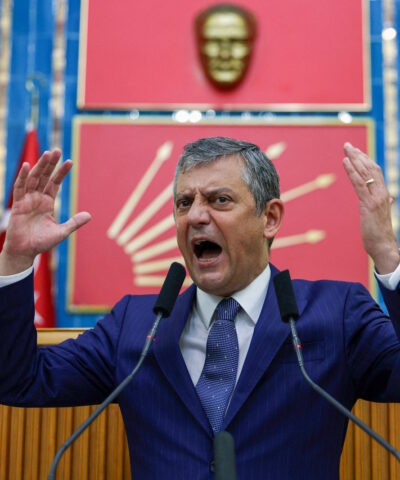 Ο Οζγκιούρ Οζέλ