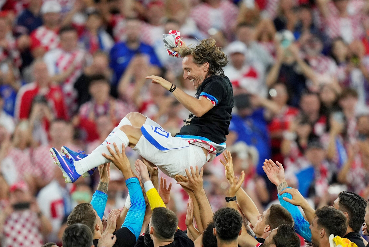 Ο Luka Modric στον «αέρα» από τους συμπαίκτες του