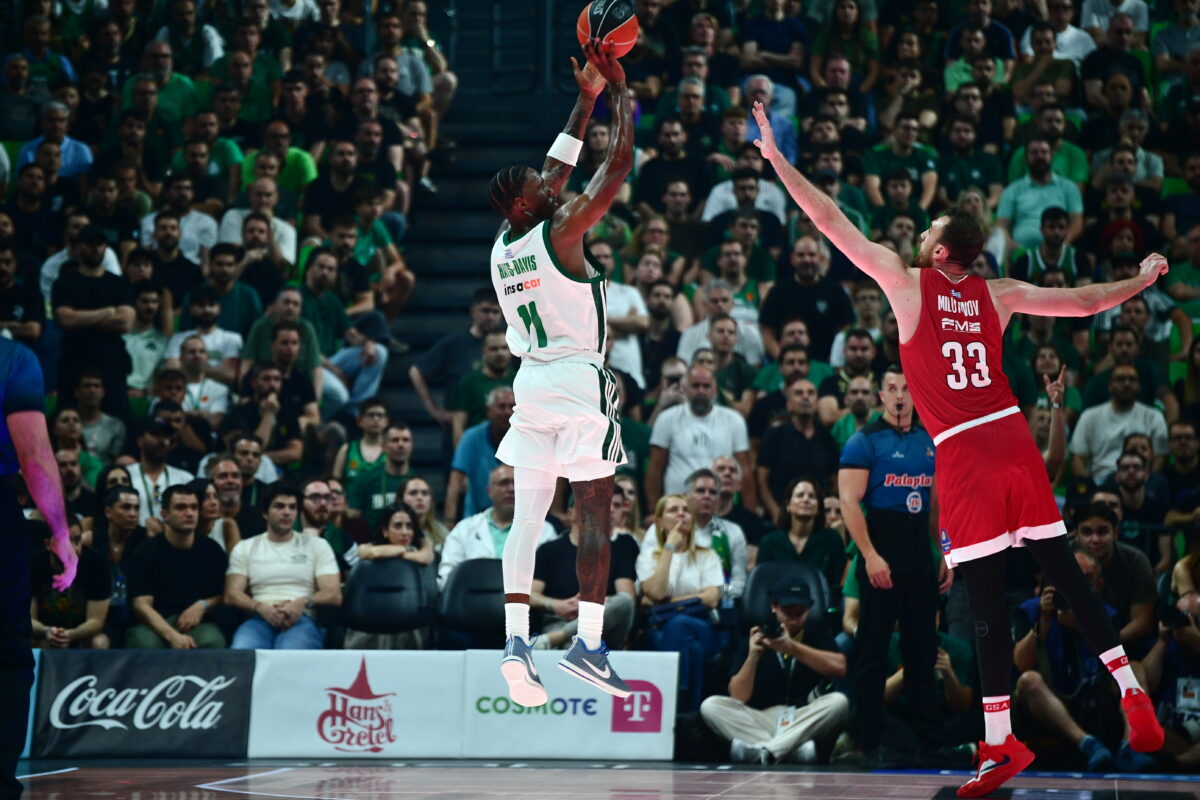 Παναθηναϊκός – Ολυμπιακός 68-58 τελικό: Οι πράσινοι πήραν τη νίκη με πρωταγωνιστή τον Χέιζ-Ντέιβις