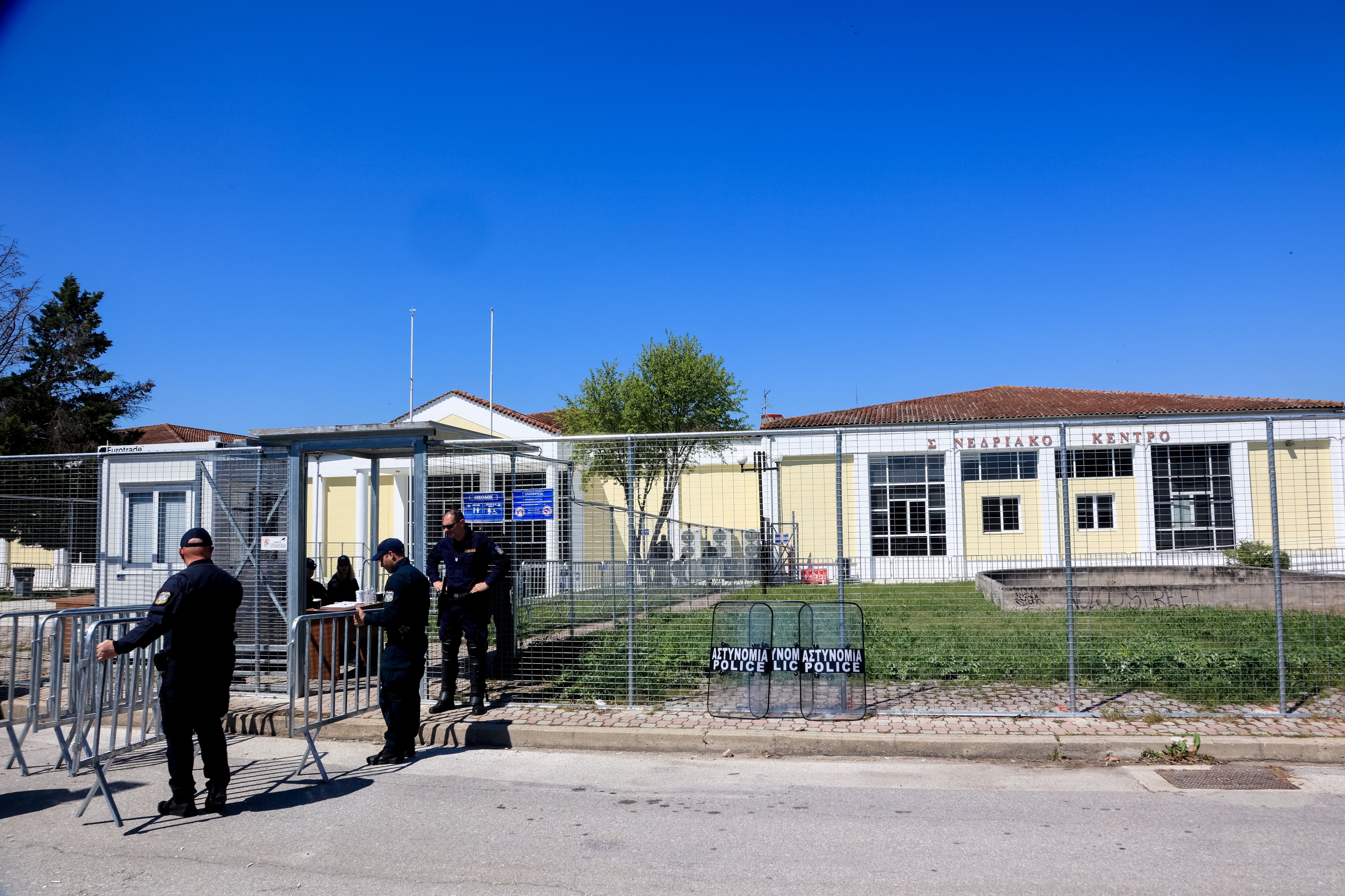 Δίκη για τα Τέμπη: «Από πού κι ως πού έβγαλαν το παιδί μου λαθρέμπορο;» κατέθεσε ο πατέρας του μηχανοδηγού – Τη Δευτέρα η επόμενη συνεδρίαση