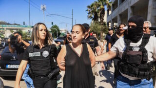 Η 43χρονη που κατηγορούνταν ως ηθική αυτουργός της δολοφονίας του Πολωνού καθηγητή και πρώην συζύγου της στην Αγία Παρασκευή