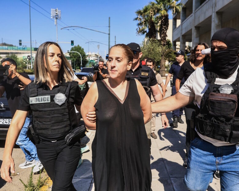Η 43χρονη που κατηγορούνταν ως ηθική αυτουργός της δολοφονίας του Πολωνού καθηγητή και πρώην συζύγου της στην Αγία Παρασκευή