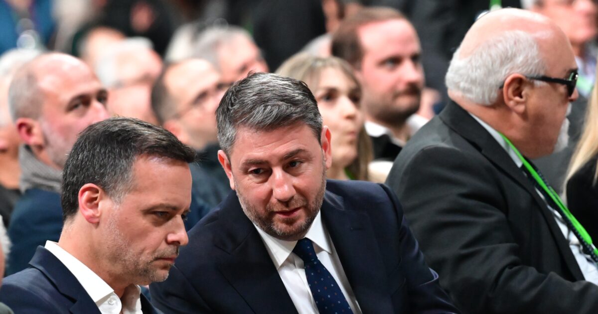 Πονοκέφαλος στο ΠΑΣΟΚ με τις δηλώσεις Δούκα για συνεργασία με το κόμμα Τσίπρα: Οι διευκρινίσεις και η παρέμβαση Διαμαντοπούλου