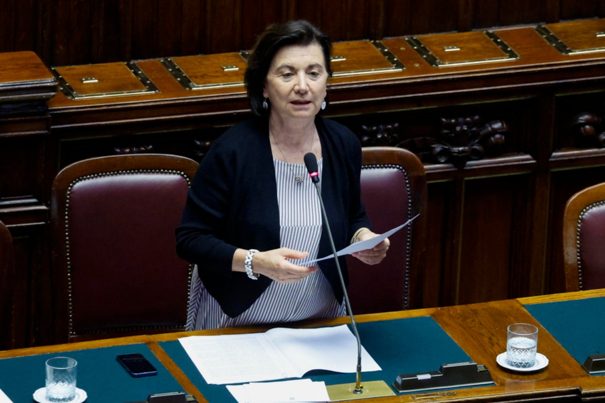 Ιταλία: Αγωνία για τον σύζυγο της υπουργού Οικογένειας που αγνοείται αφού βούτηξε σε λίμνη | Επικαιρότητα στο PlusTV.gr