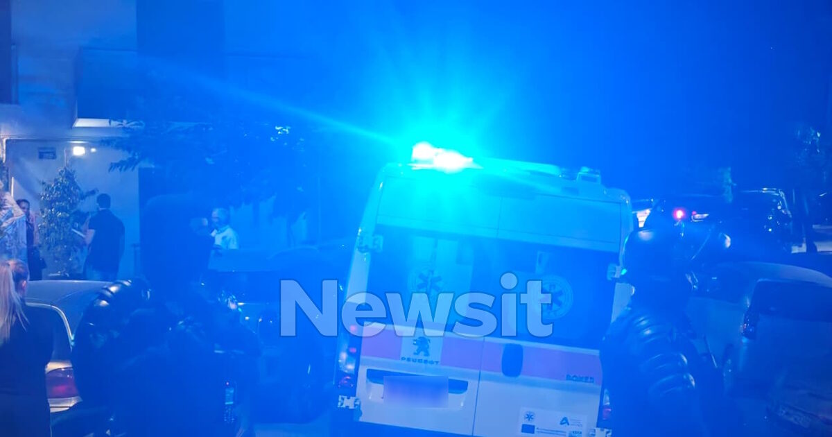 Δολοφονία στα Εξάρχεια: Ο δράστης εξαφανίστηκε στον Στρέφη – Τραγική φιγούρα ο σκύλος του θύματος που έμεινε δίπλα στη σορό