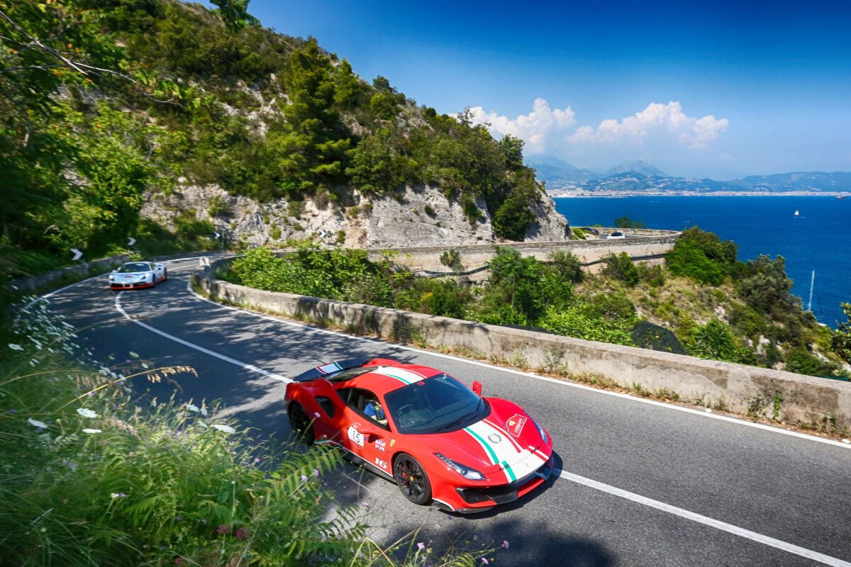 ferrari-cavalcade