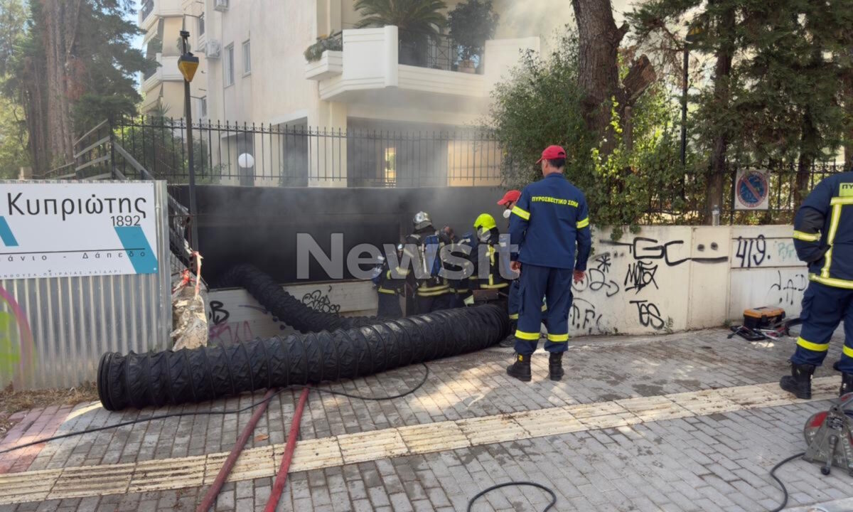 Φωτιά στην Αγία Παρασκευή σε υπόγειο γκαράζ – Δείτε βίντεο και φωτογραφίες από την επιχείρηση των πυροσβεστών