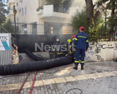 Φωτιά στην Αγία Παρασκευή σε υπόγειο γκαράζ – Δείτε βίντεο και φωτογραφίες από την επιχείρηση των πυροσβεστών