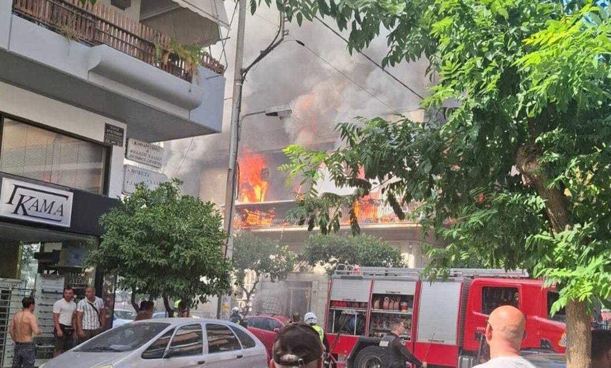 Φωτιά στην Καλλιθέα