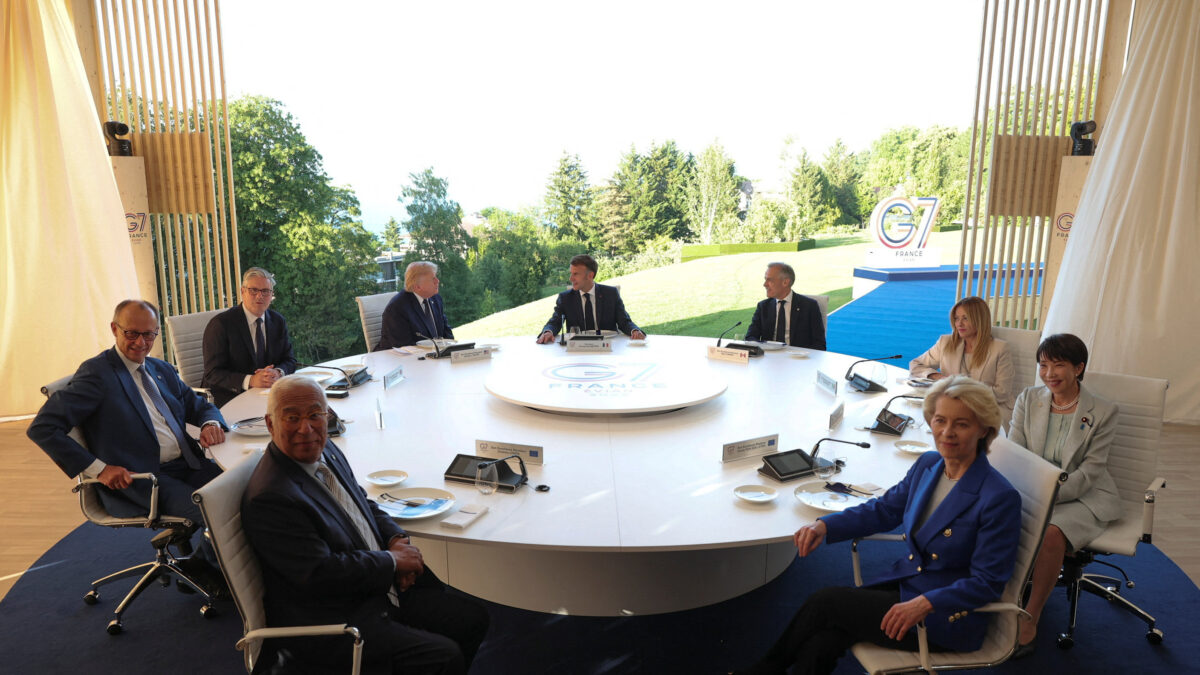 Οι ηγέτες της G7 στη σύνοδο κορυφής στη Γαλλία