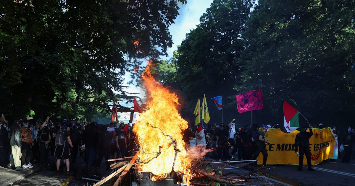 Η Γενεύη «φλέγεται»: Συγκρούσεις διαδηλωτών με την αστυνομία ενόψει της Συνόδου Κορυφής της G7 στη Γαλλία