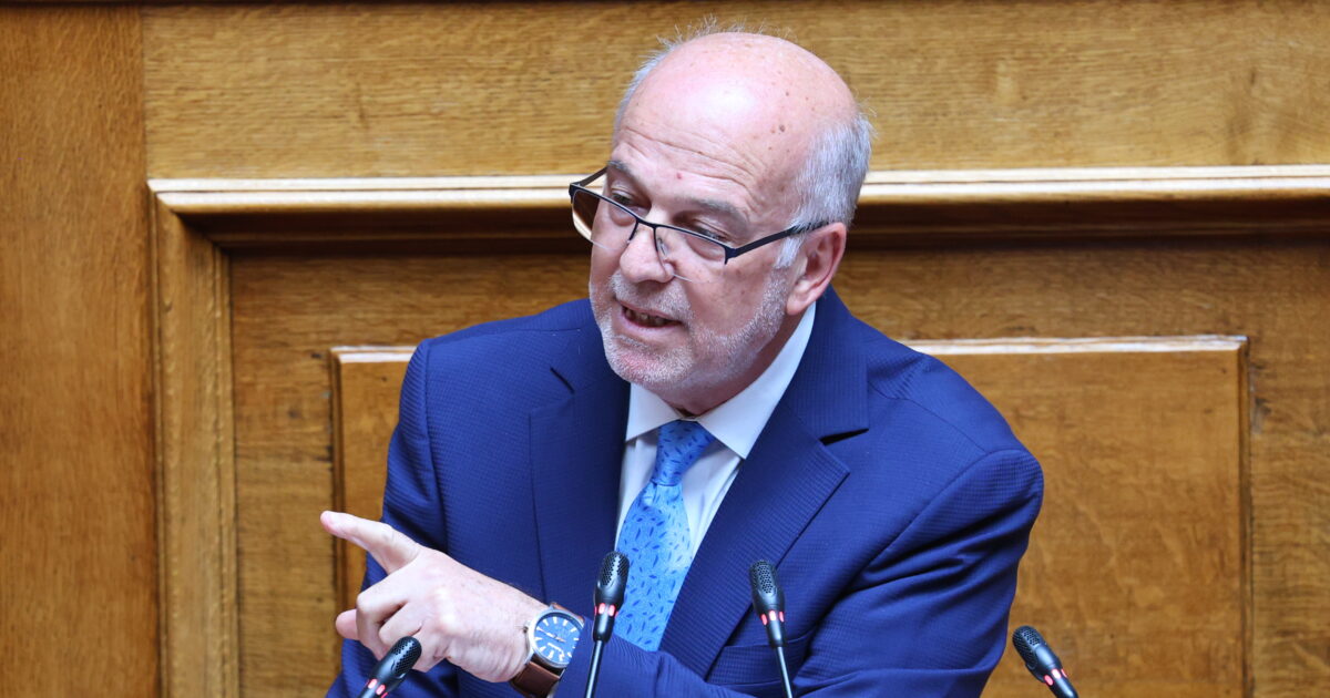 Φλωρίδης σε Ανδρουλάκη για τη Συνταγματική Αναθεώρηση: «Όποιος απέχει από την Ιστορία, θα βλέπει τη βελόνα να κουνιέται αλλά προς τα κάτω»