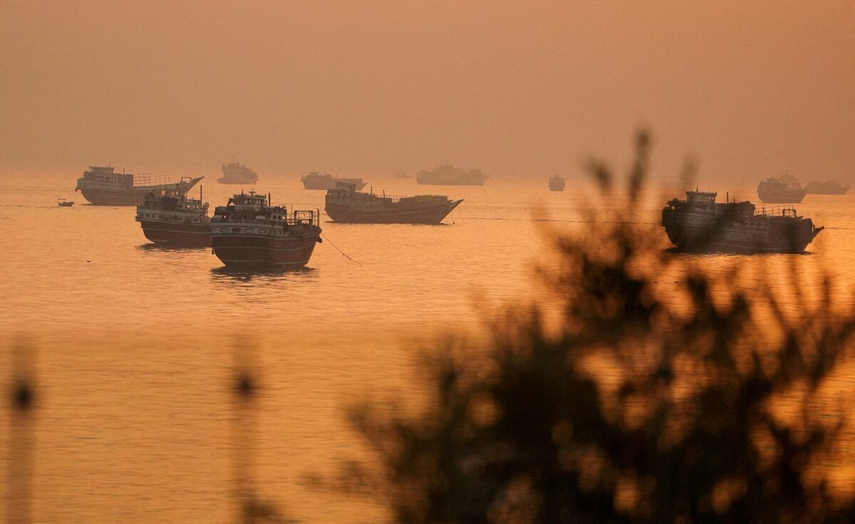 Οι ΗΠΑ χτύπησαν ιρανικούς στόχους στα Στενά του Ορμούζ ως αντίποινα για την επίθεση σε πλοίο