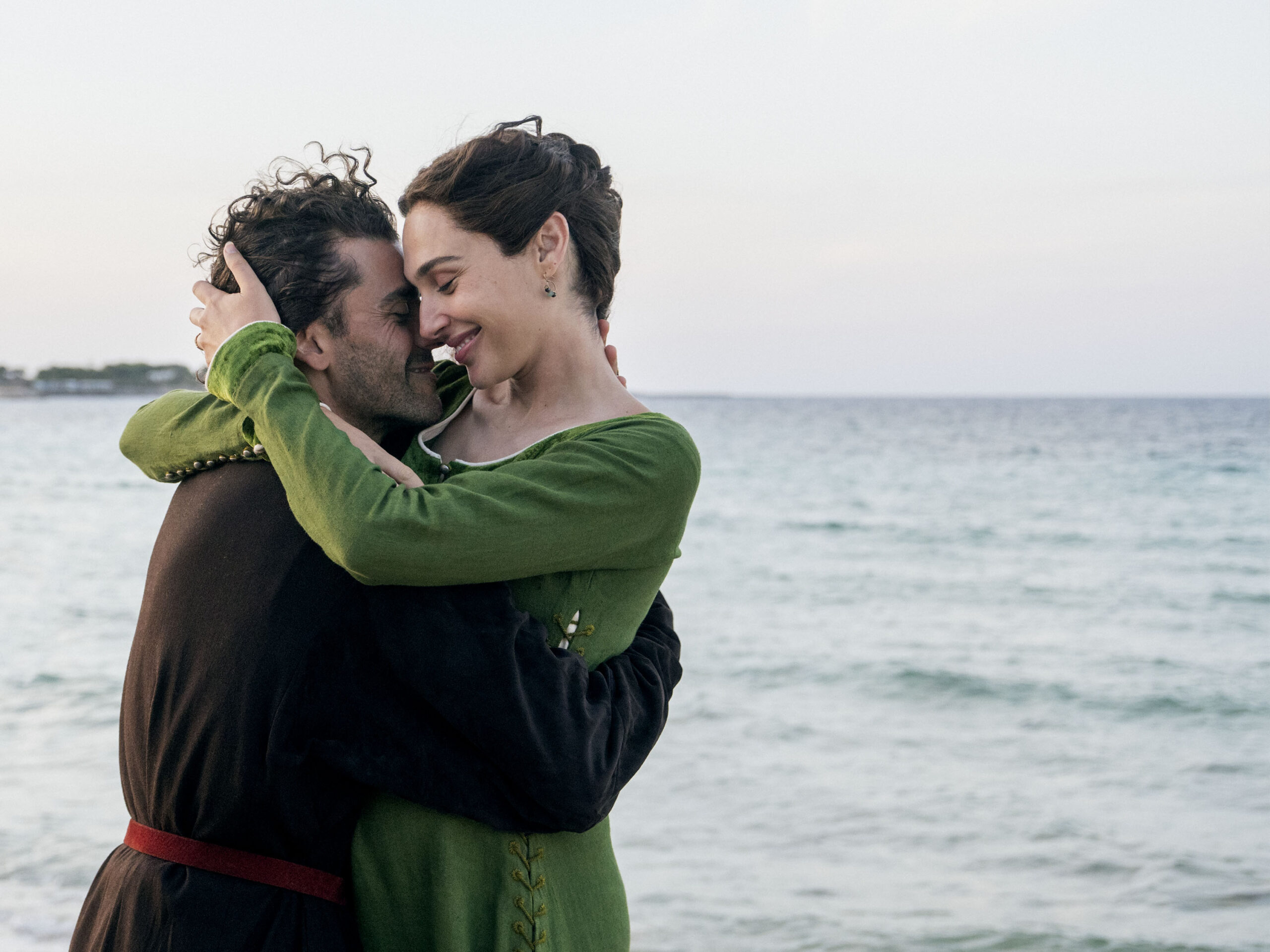 In the Hand of Dante. (L-R) Oscar Isaac as Dante and Gal Gadot as Gemma in In the Hand of Dante. Cr. Alex Majoli