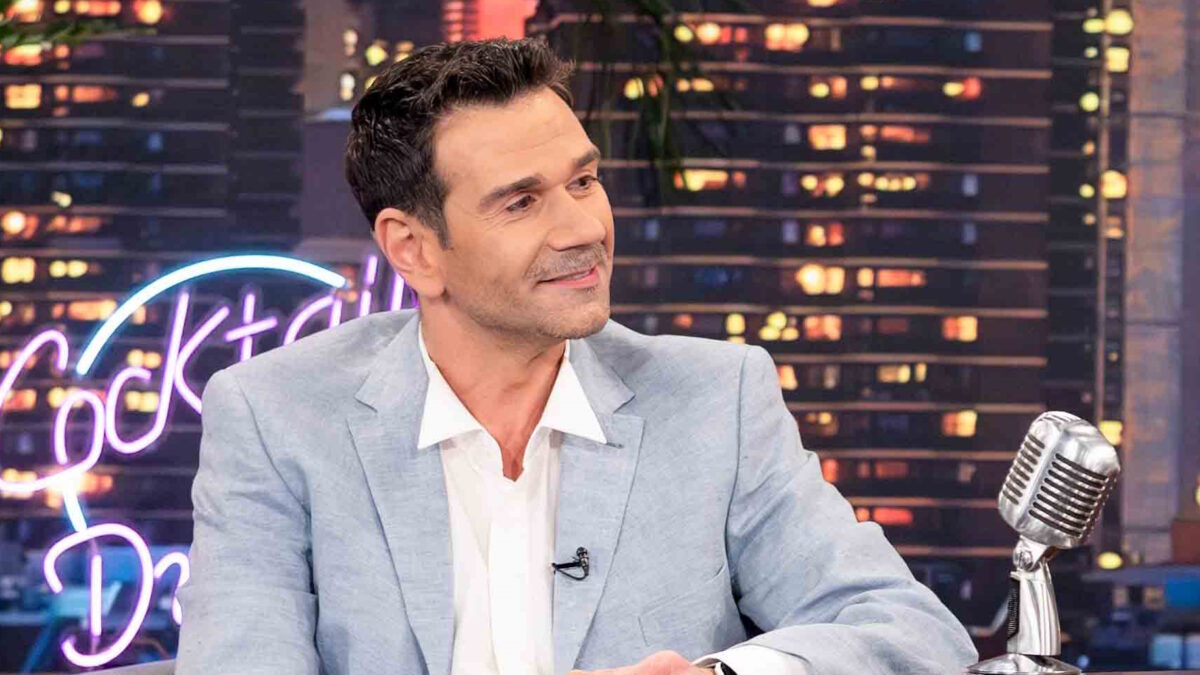 Ο Τάσος Ιορδανίδης κατά τη διάρκεια της συνέντευξης