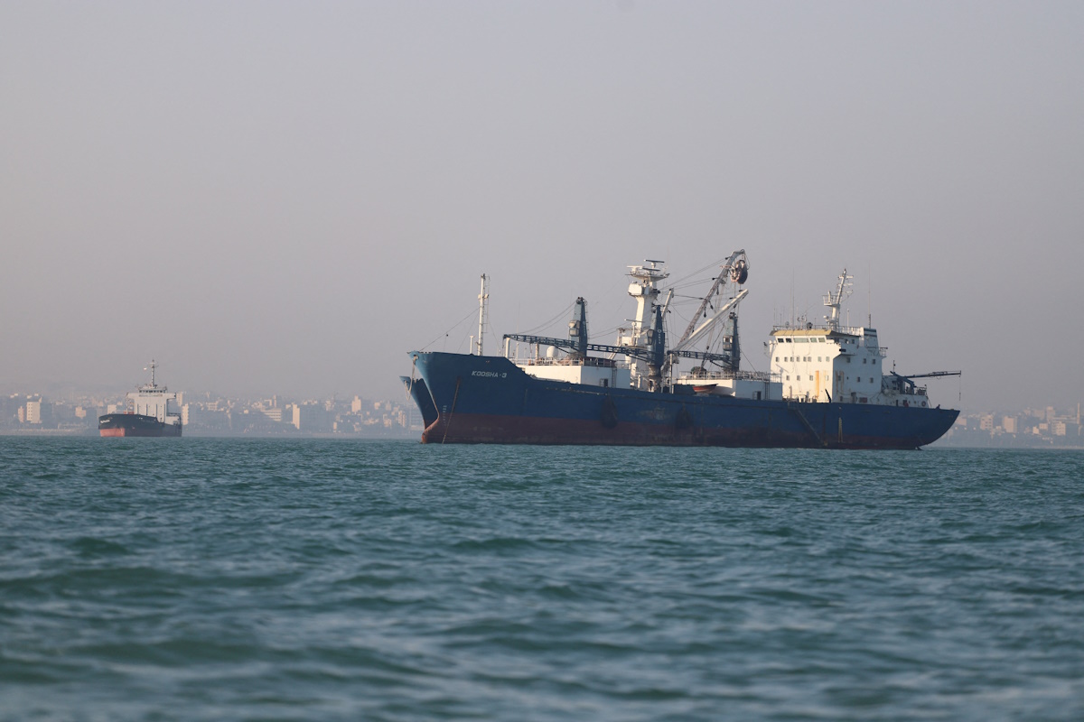 Vessels in the Strait of Hormuz near the beach of Bandar Abbas, Iran, June 17, 2026. Amirhosein Khorgooi/ISNA/via WANA (West Asia News Agency)/Handout via REUTERS ATTENTION EDITORS - THIS PICTURE WAS PROVIDED BY A THIRD PARTY. ISRAEL OUT. NO COMMERCIAL OR EDITORIAL SALES IN ISRAEL. NO ACCESS FOR ISRAELI MEDIA. NO USE BBC PERSIAN. NO USE VOA PERSIAN. NO USE MANOTO. NO USE IRAN INTERNATIONAL. NO USE RADIO FARDA. DIGITAL: NO USE BBC PERSIAN. NO USE VOA PERSIAN. NO USE MANOTO. NO USE IRAN INTERNATIONAL. NO USE RADIO FARDA.
