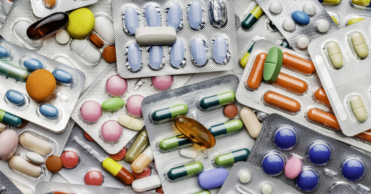 Οι πράσινοι κάδοι του ΙΦΕΤ δίνουν λύση στα ληγμένα φάρμακα – Δεν πρέπει να πετώνται στα σκουπίδια