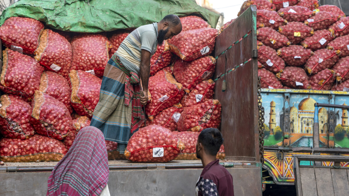 Khatungonj is the largest and most historic wholesale trading hub in Bangladesh. Located in the port city of Chattogram, it is often referred to as the "Wall Street of the East" due to its massive influence on the national economy and the sheer volume of daily transactions.