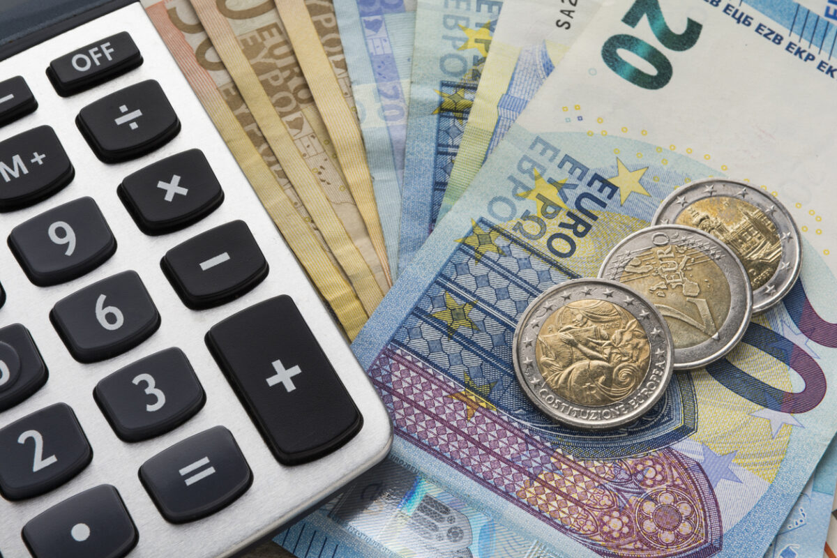 Ακατάσχετος λογαριασμός: «Ανάσα» έως 350 ευρώ τον μήνα για τ
