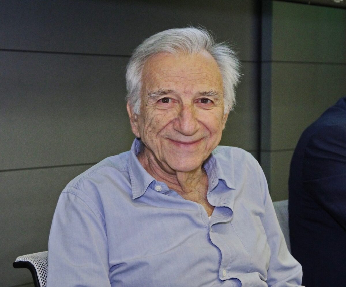 Απεβίωσε ο Κωνσταντίνος Κουβαράς, συνιδρυτής της ΑΒΑΞ
