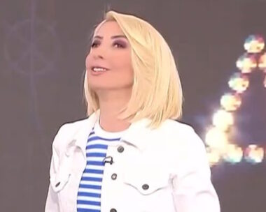 Η Μίνα Καραμήτρου στην έναρξη της πρωινής εκπομπής που παρουσιάζει στο OPEN
