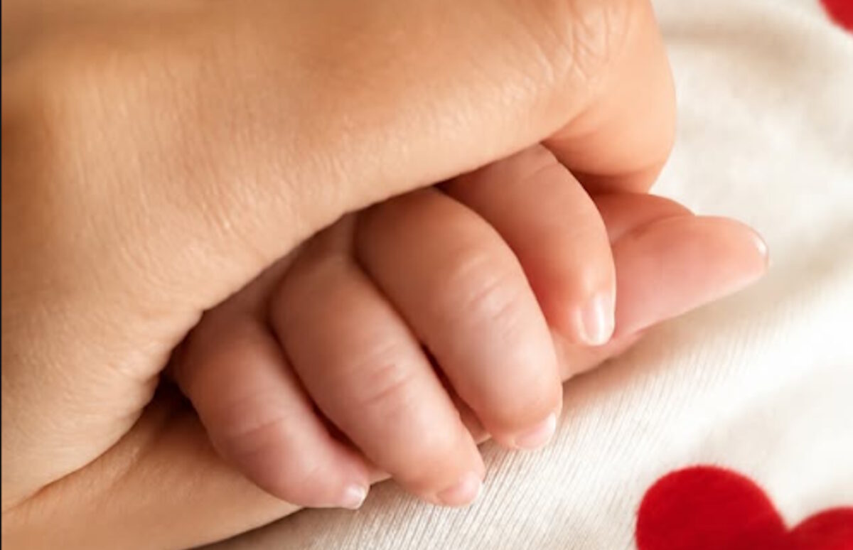 Κατερίνα Καινούργιου μοιράζεται νέα φωτογραφία της κόρης της γεμάτη ευτυχία