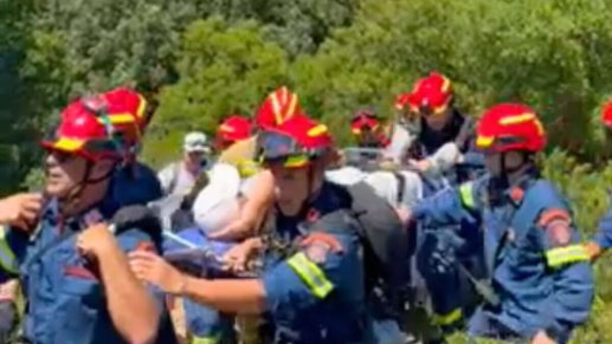 Κεφαλονιά: Μεγάλη επιχείρηση διάσωσης για τραυματισμένη τουρίστρια σε δυσπρόσιτη παραλία
