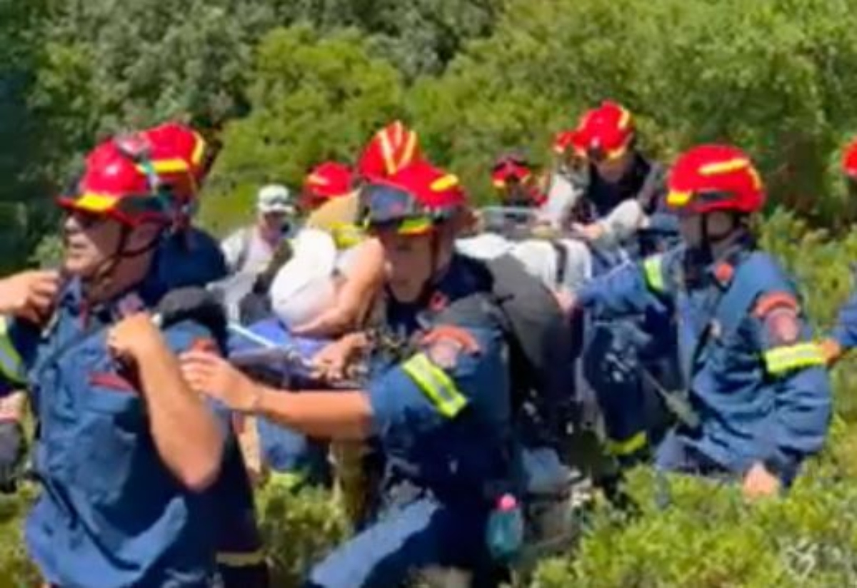 Κεφαλονιά: Μεγάλη επιχείρηση διάσωσης για τραυματισμένη τουρίστρια σε δυσπρόσιτη παραλία