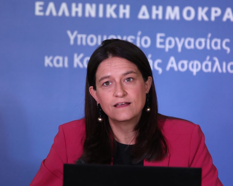 Η υπουργός Εργασίας και Κοινωνικής Ασφάλισης, Νίκη Κεραμέως