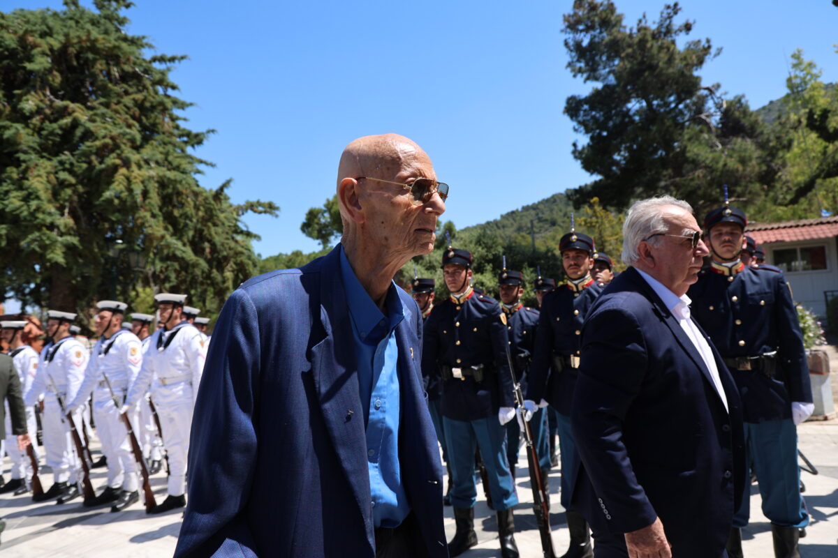 Εξόδιος ακολουθία του Γιώργου Σουφλιά στον Ιερό Ναό Ευαγγελισμού της Θεοτόκου στο κοιμητήριο Παπάγου. Δευτέρα 8 Ιουνίου 2026 (ΓΙΑΝΝΗΣ ΠΑΝΑΓΟΠΟΥΛΟΣ