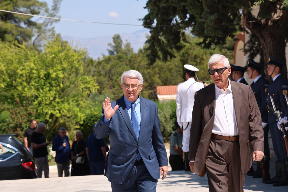 Εξόδιος ακολουθία του Γιώργου Σουφλιά στον Ιερό Ναό Ευαγγελισμού της Θεοτόκου στο κοιμητήριο Παπάγου. Δευτέρα 8 Ιουνίου 2026 (ΓΙΑΝΝΗΣ ΠΑΝΑΓΟΠΟΥΛΟΣ