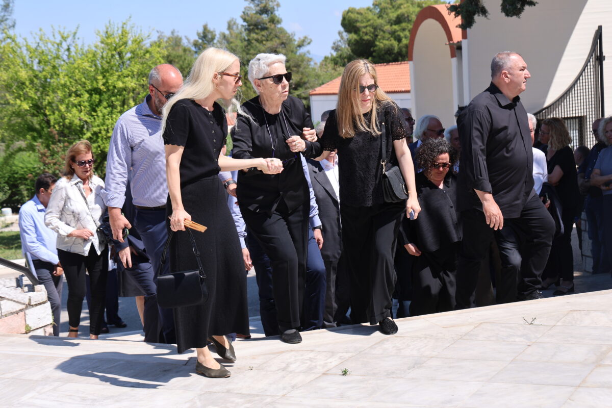 Εξόδιος ακολουθία του Γιώργου Σουφλιά στον Ιερό Ναό Ευαγγελισμού της Θεοτόκου στο κοιμητήριο Παπάγου. Δευτέρα 8 Ιουνίου 2026 (ΓΙΑΝΝΗΣ ΠΑΝΑΓΟΠΟΥΛΟΣ
