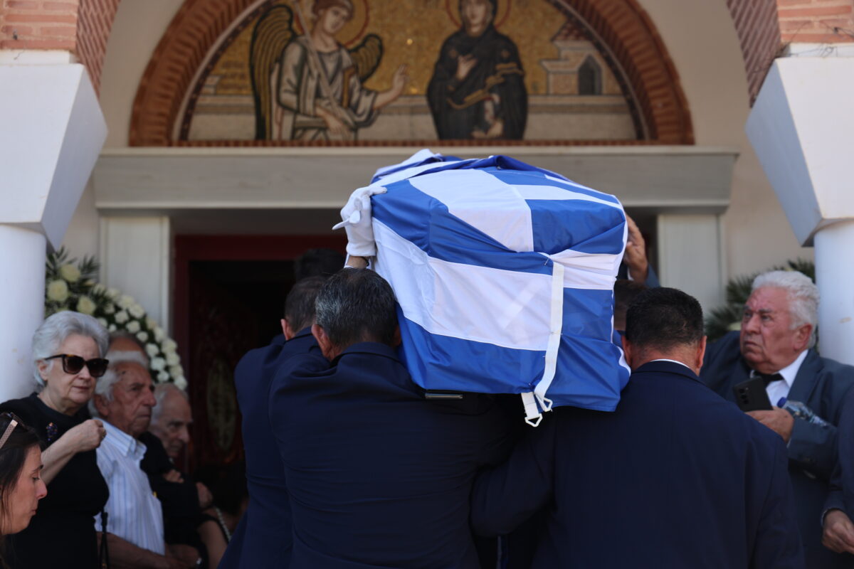 Εξόδιος ακολουθία του Γιώργου Σουφλιά στον Ιερό Ναό Ευαγγελισμού της Θεοτόκου στο κοιμητήριο Παπάγου. Δευτέρα 8 Ιουνίου 2026 (ΓΙΑΝΝΗΣ ΠΑΝΑΓΟΠΟΥΛΟΣ