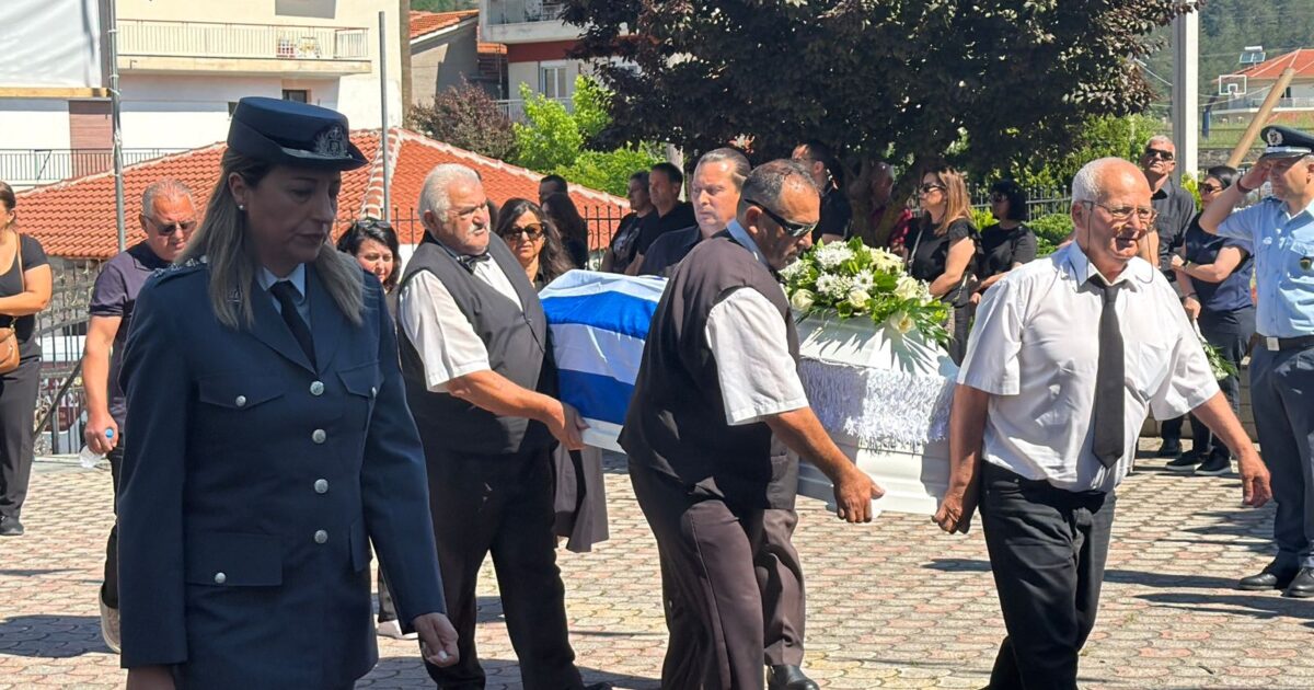 Δράμα: Σε κλίμα οδύνης η κηδεία της 45χρονης που σκότωσε με 7 μαχαιριές ο 50χρονος σύζυγός της