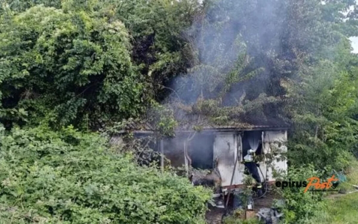 Το κοντέινερ που τυλίχθηκε στις φλόγες