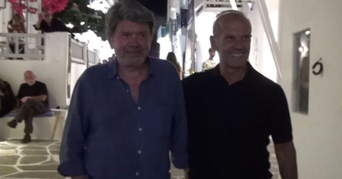 Πέτρος Κωστόπουλος και Γιάννης Λάτσιος σε κοινές διακοπές στη Μύκονο – Τα νυχτοπερπατήματα στα Ματογιάννια