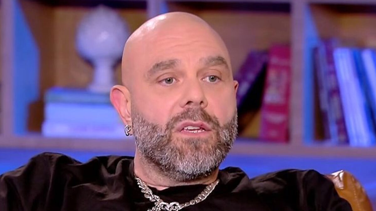 Ο Μιχάλης Κουινέλης κατά τη διάρκεια της συνέντευξης