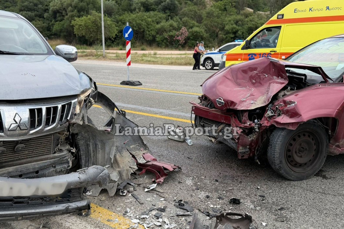 Τροχαίο στις Θερμοπύλες: Αυτοκίνητο πέρασε στο αντίθετο ρεύμ