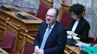 Ο Μακάριος Λαζαρίδης στη Βουλή