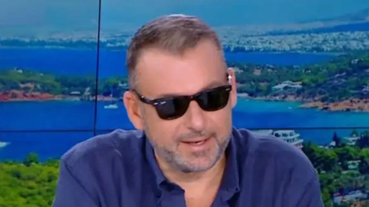 Ο Γιώργος Λιάγκας κατά τη διάρκεια της εκπομπής που παρουσιάζει στον ΑΝΤ1