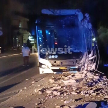 Το λεωφορείο μετά τη σύγκρουση
