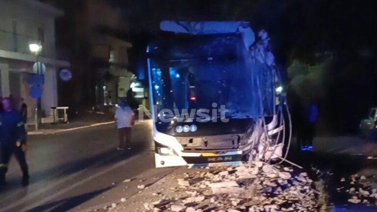 Το λεωφορείο μετά τη σύγκρουση