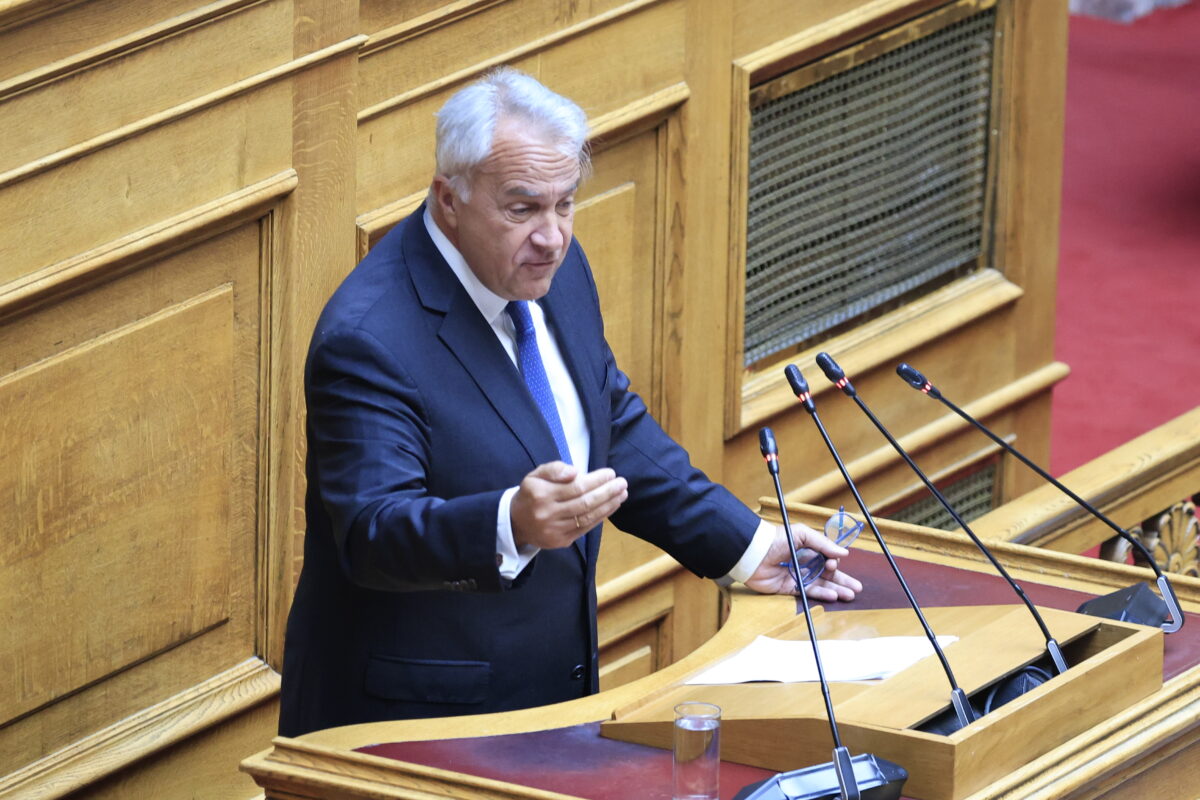 «Φωτιά» στη Βουλή για το μεταναστευτικό: Το ρητορικό ερώτημα